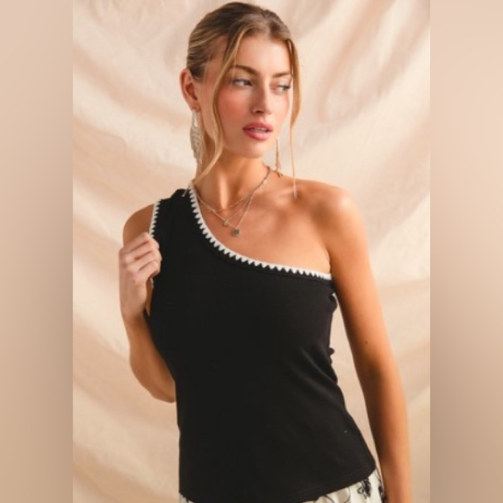 Black One-Shoulder Tank Top